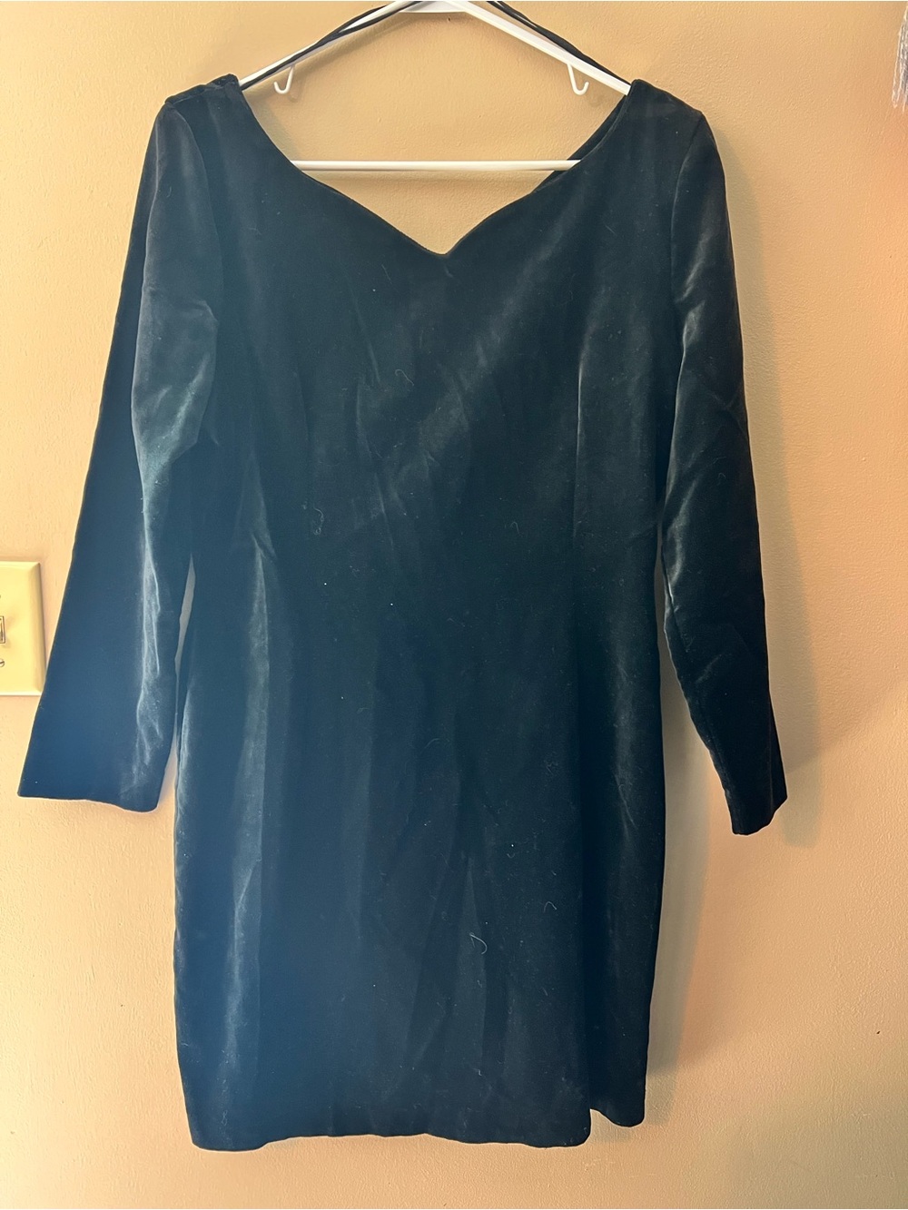 Ariella vintage long sleeve sweetheart neckline black velvet cocktail dress sz16